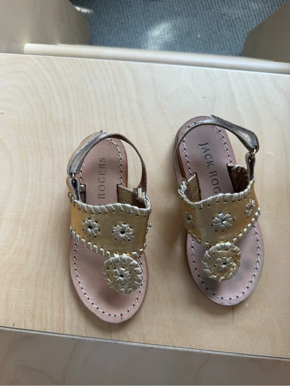Jack Rogers Gold Leather Floral T-Strap Sandals - Kids